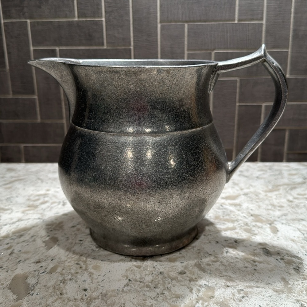 VINTAGE~PEWTER~WATER PITCHER~STAMPED~WILTON COLUMBIA PA USA~VERY NICE~G2MC**